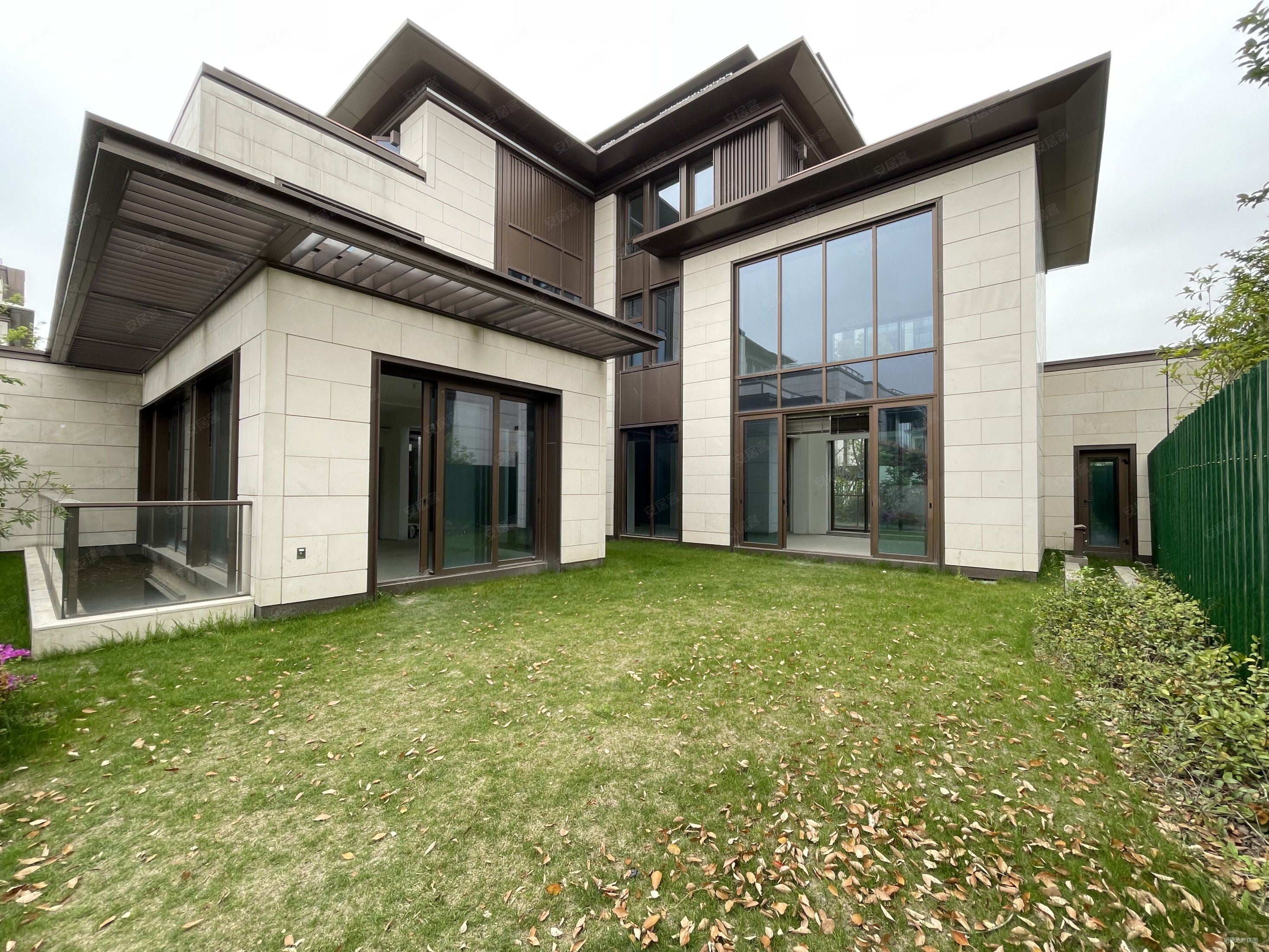 上海房产网>上海二手房>浦东二手房>碧云二手房>碧云尊邸(别墅)>