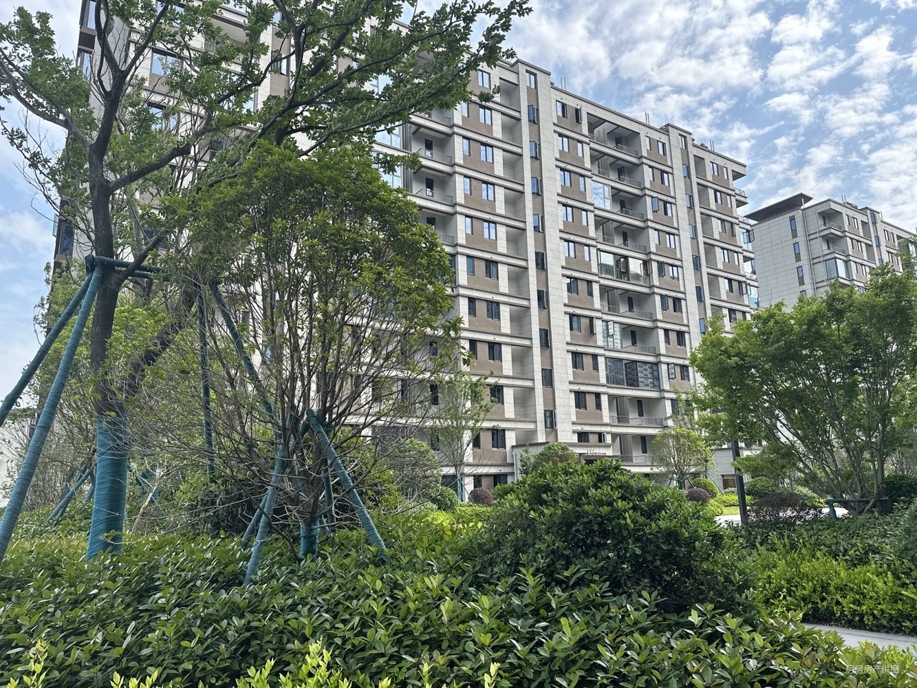 美的西径晓风风景优美小区户型佳双阳台