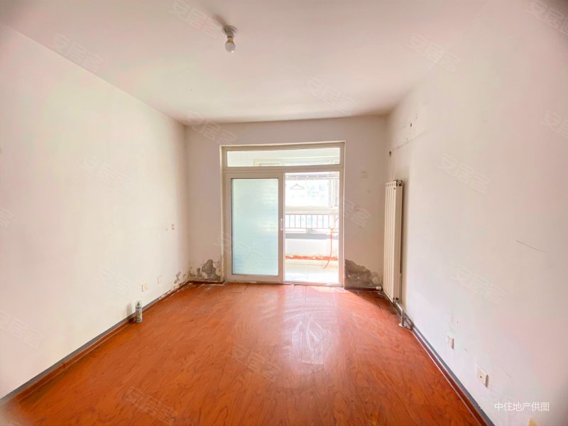 临近西客站,近地铁,公交站,附近 ,出行方便,腊山南苑(一区)二手房,83