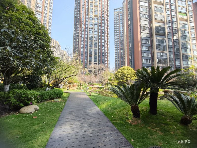 润城五福临全新毛坯三室视野开阔产权清晰看房有钥匙