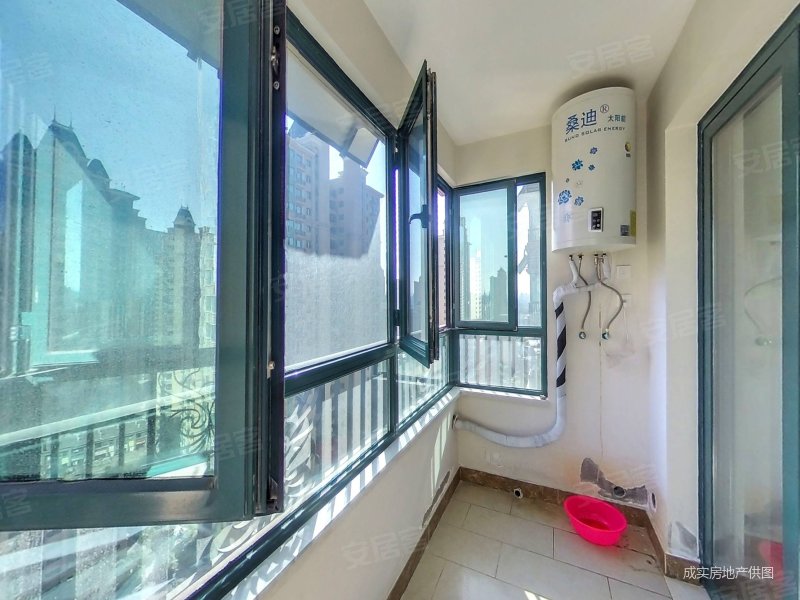 06平 精装修 3室2厅 诚意卖房,恒大御景半岛二手房,160万,3室2厅,2卫