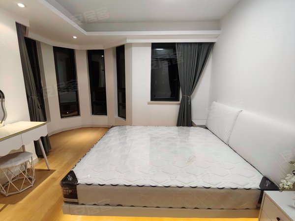 上海松江松江新城绿地云峰名邸近东华学校 近华东政法 全新装修 电梯