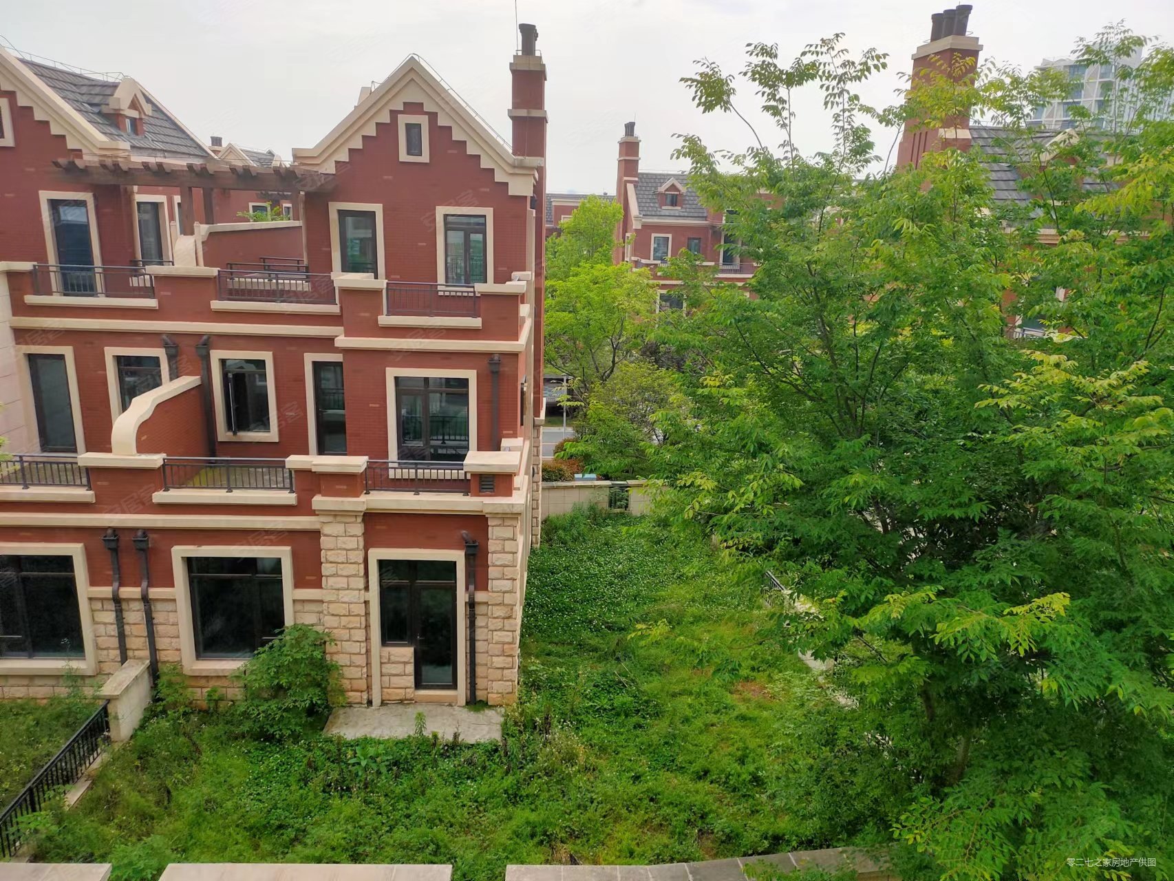 保利清能别墅联排精装双车位拎包入住