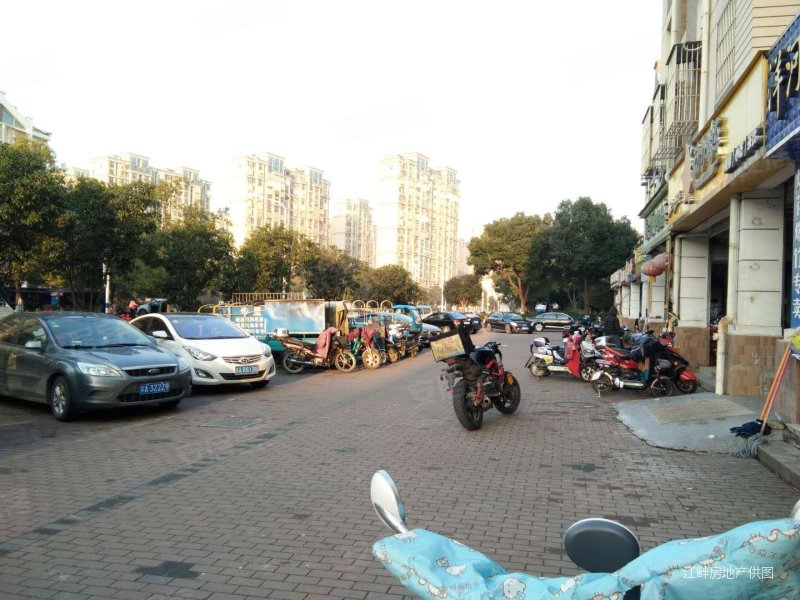 2字开头江畔人家一室一厅西边户满五年可过户做贷款