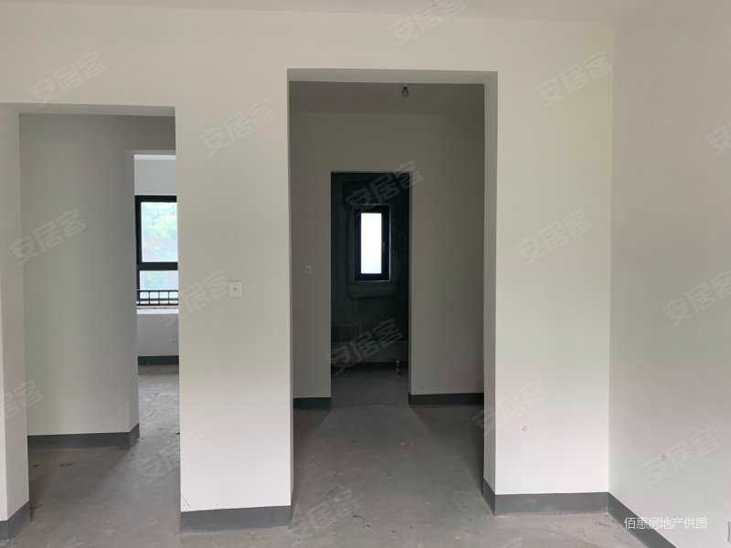 诚售万达旁新城御景湾毛坯三开间朝南前面是洋房采光佳看房方便