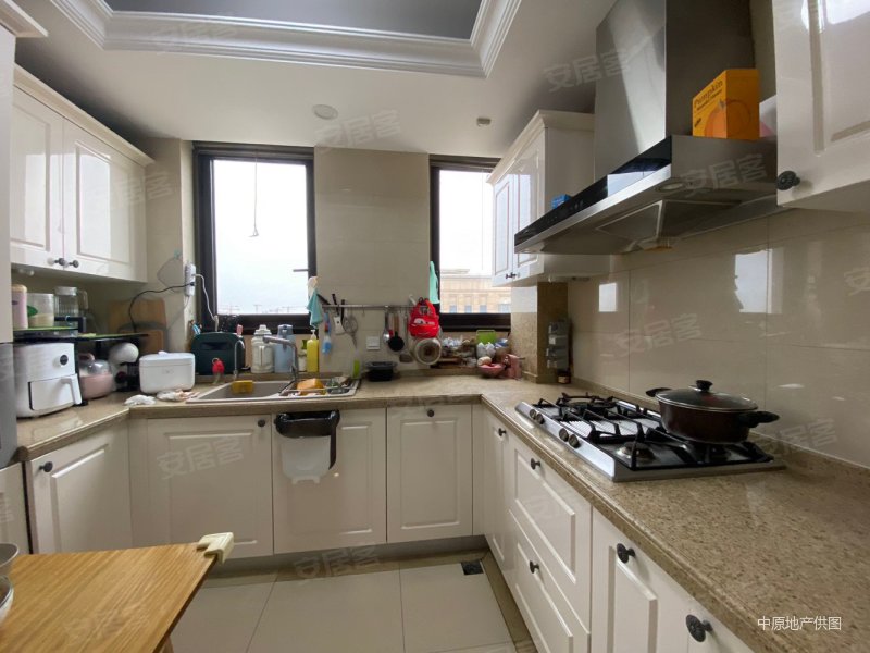 新城碧翠南北通透两房两卫看房方便带产权车位带储藏室