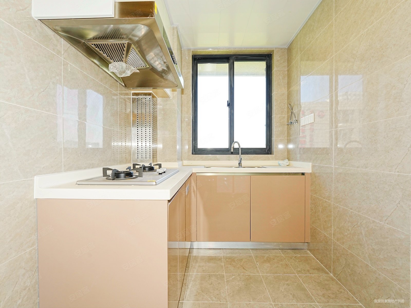 金辉悠步四季 精装商品房 刚需小三居两卫 南北通透 中间楼层