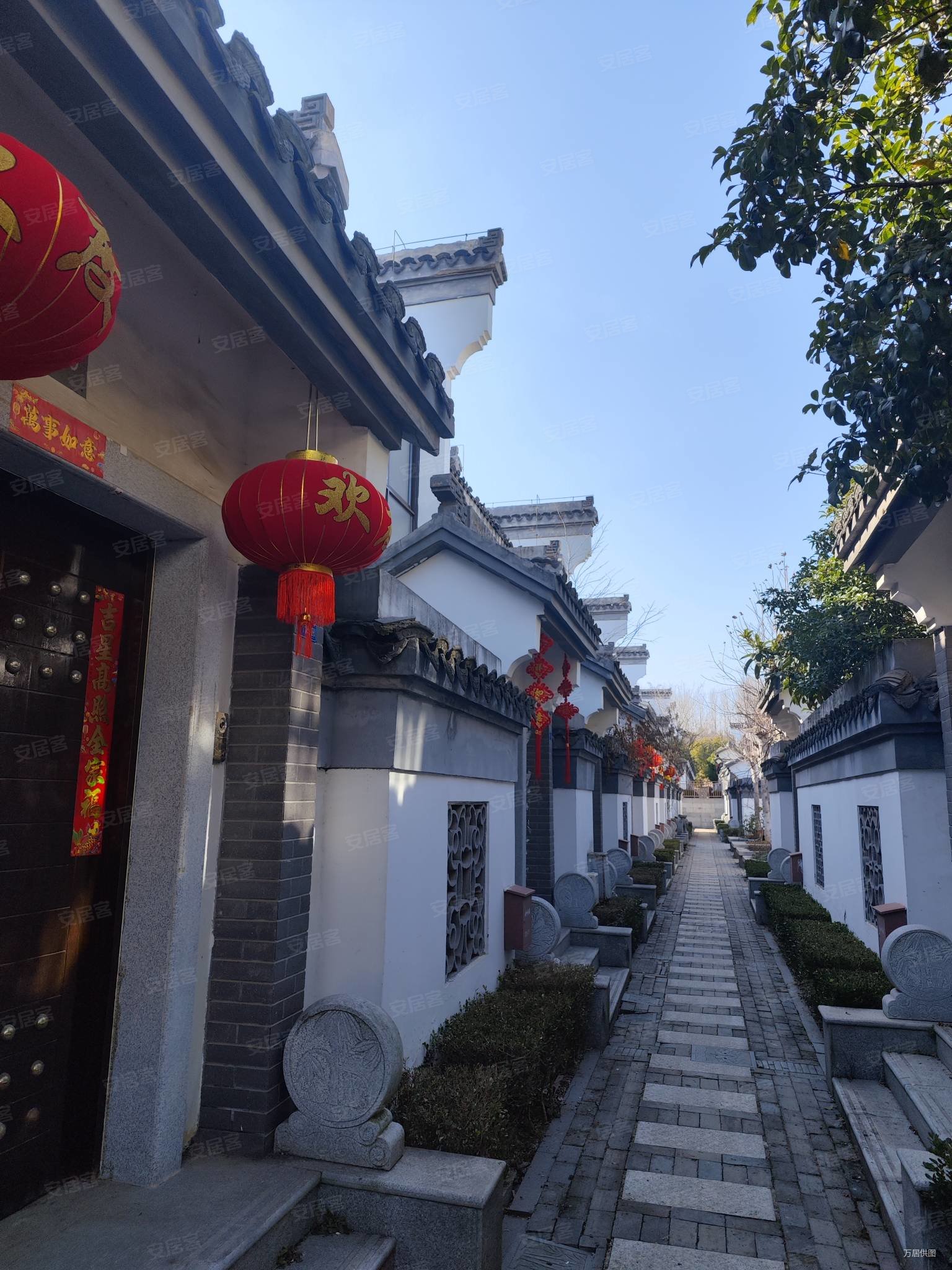 汤山鎏园联排别墅小区一步一景环境优美