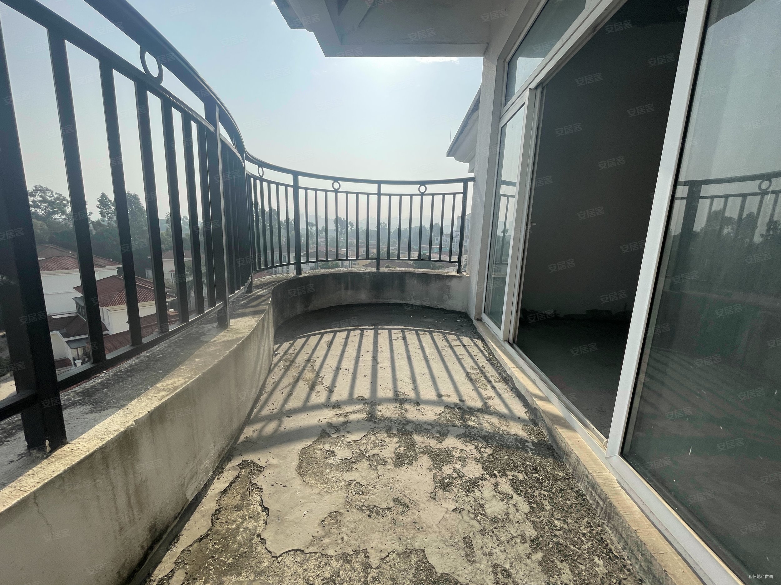 富盈加州阳光花园3室2厅2卫139.21㎡南北208万