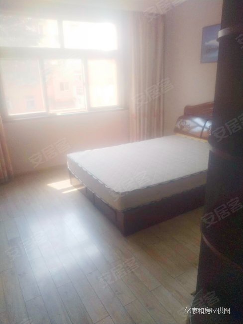 仁和居2楼76平急售房赠储小区中心位置67万急售房随看