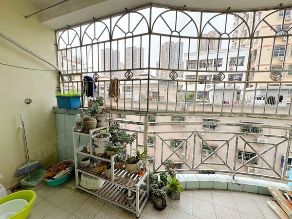 深圳宝安流塘富盈门12号线流塘正地铁口 富盈门大两房 全齐 看房有