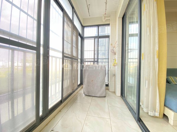 南宁江南10 1商业大道洪福花园4室 2300元带车位,没有物业费出租房源