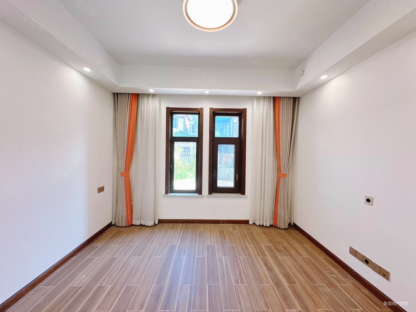 青啤沂河美域(南区别墅)7室4厅5卫384.84㎡南北580万