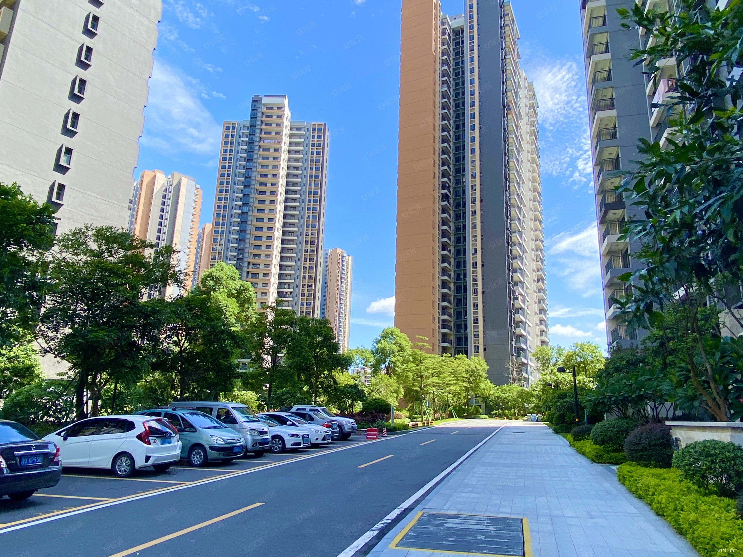 雅居乐山海郡3室2厅2卫102.3㎡南北105万