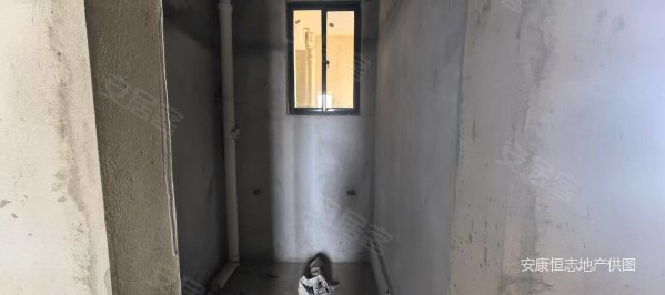 缇香郡3室2厅2卫135㎡南北67万