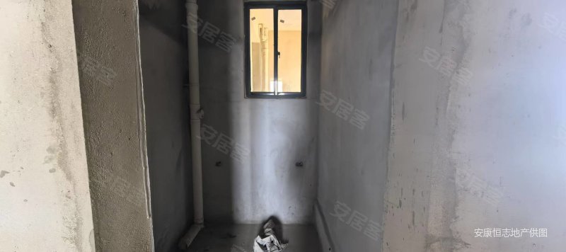 缇香郡3室2厅2卫135㎡南北67万