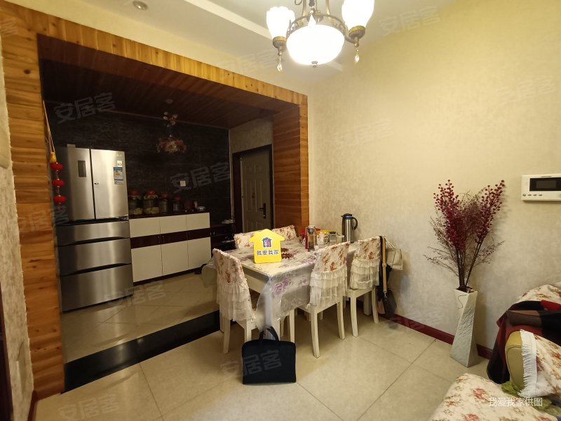 佣金1个点蓝光开发 才装修1年 石笋街 东南朝向采光好,凯丽豪景二手房