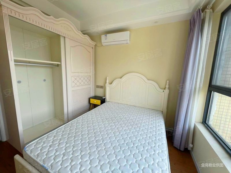 高新区新川板块一号线广都地铁口,精装套二,保养好可拎包入住