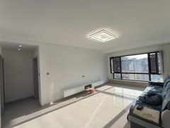 梅河口城区市中心长安城三室可月付，采光好屋里家具家电齐全。出租房源真实图片