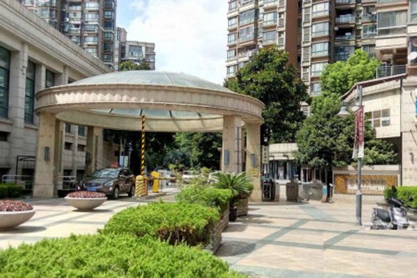 春申景城湖滨晨韵