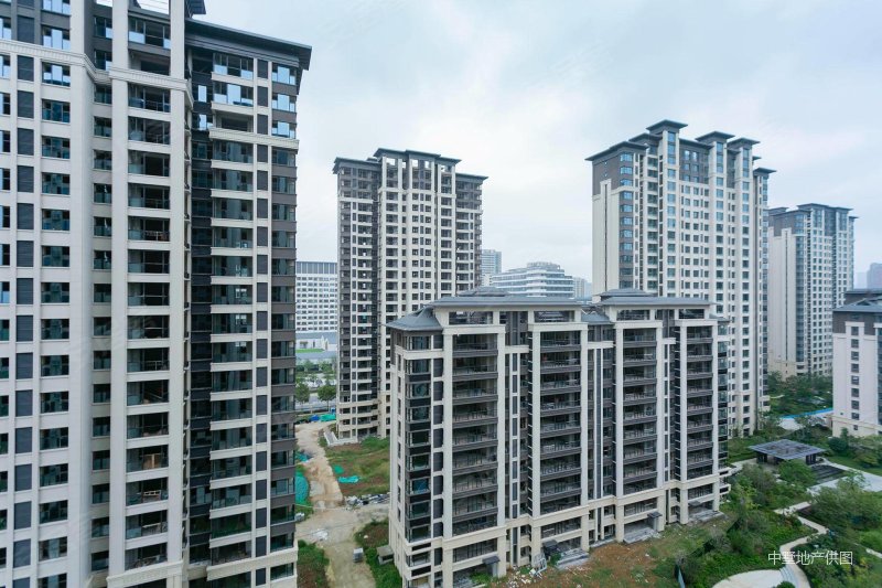 滨湖电梯洋房顶复,次新小区满两年看中可谈双客厅双阳台,荣盛华府二手