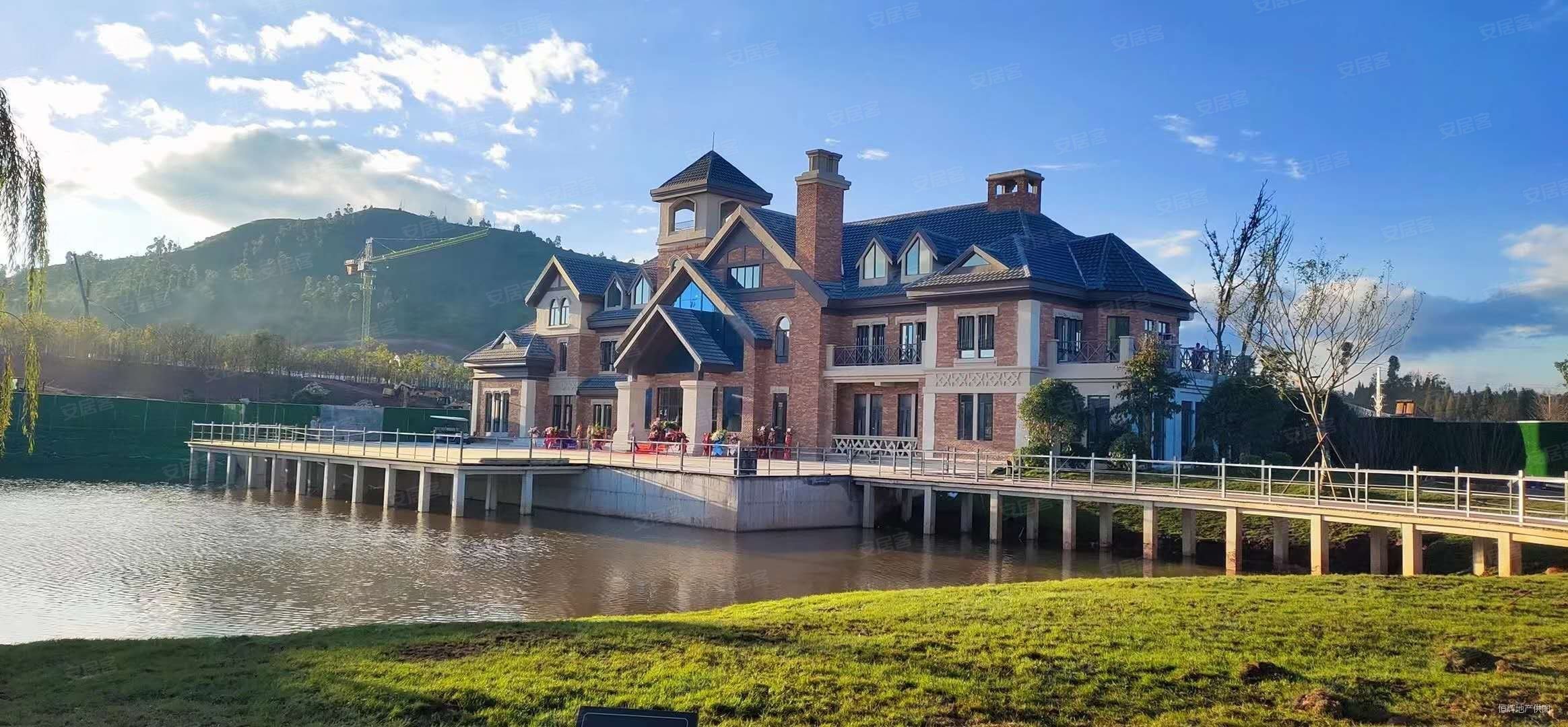 首付40万买湖景别墅带前后花园实得面积280平