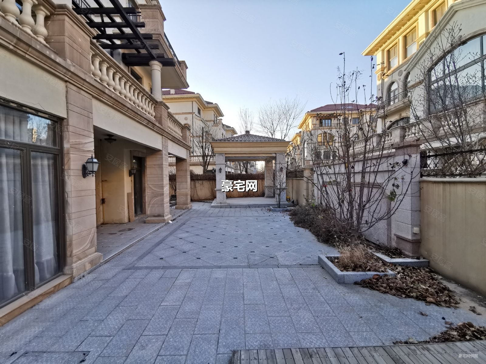 珠江壹千栋5室3厅5卫737.77㎡南北3100万