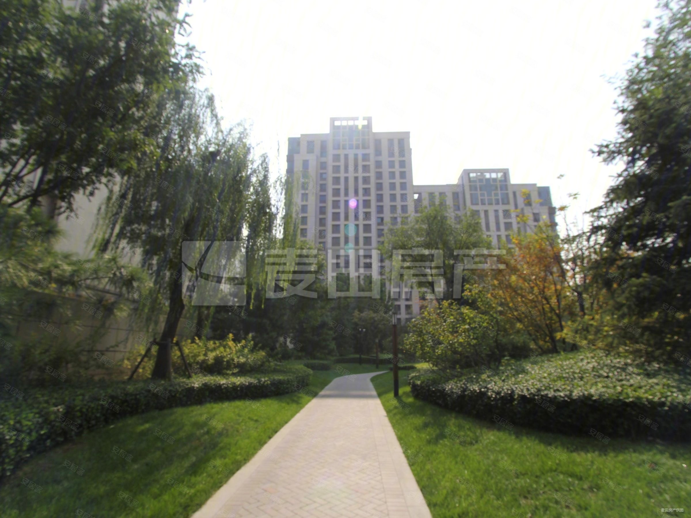 价格可大谈急售保利东郡精装五居南北通透观景有车位