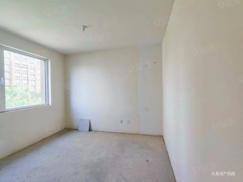 万德御景峰 96平 一南卧室一北卧室东边客厅有大窗 通透全明