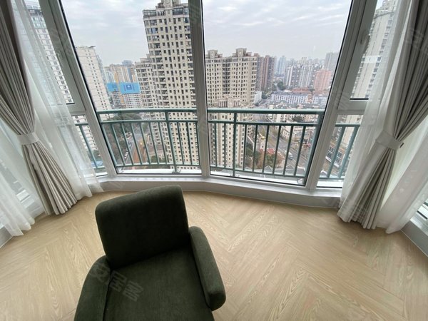 上海黄浦外滩/十六铺滨江名人苑滨江名人苑 2室2厅1卫 配套齐全 精