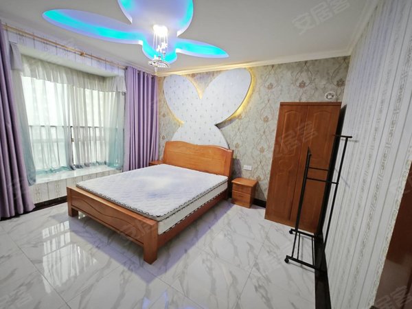 贵阳南明花果园花果园T1区 财富广场地铁口旁温馨单间急租 月付无中介 交通方便出租房源真实图片