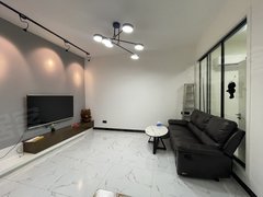 海丰海城海城城区正升华府公寓二房 中间楼层，家具齐全拎包入住，租金2000元出租房源真实图片