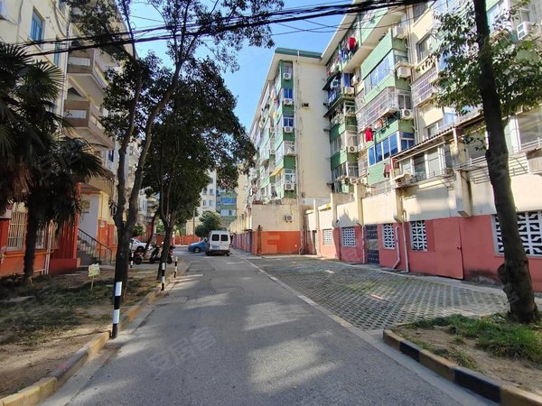 无锡梁溪金匮芦庄五区芦庄五区小学旁边5楼舒适两房出租房源真实图片