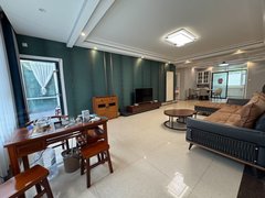 寿光城区寿光中百大厦一中附近,一楼带院带车位,精装三室全新家具家电品牌,拎包入住出租房源真实图片