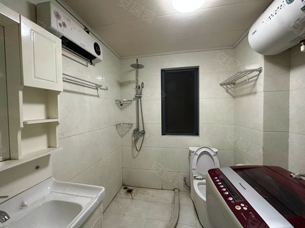 塘栖嘉凯城对面 三中旁 精装修 电梯房 2100月免物业费