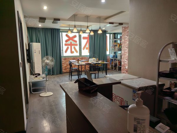 重庆沙坪坝三峡广场嘉多利广场三峡广场旁 3600一月可办公可住家 随时