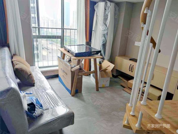 力高凤凰新天 近医院 房龄新 中间好楼层 满二 南北通透