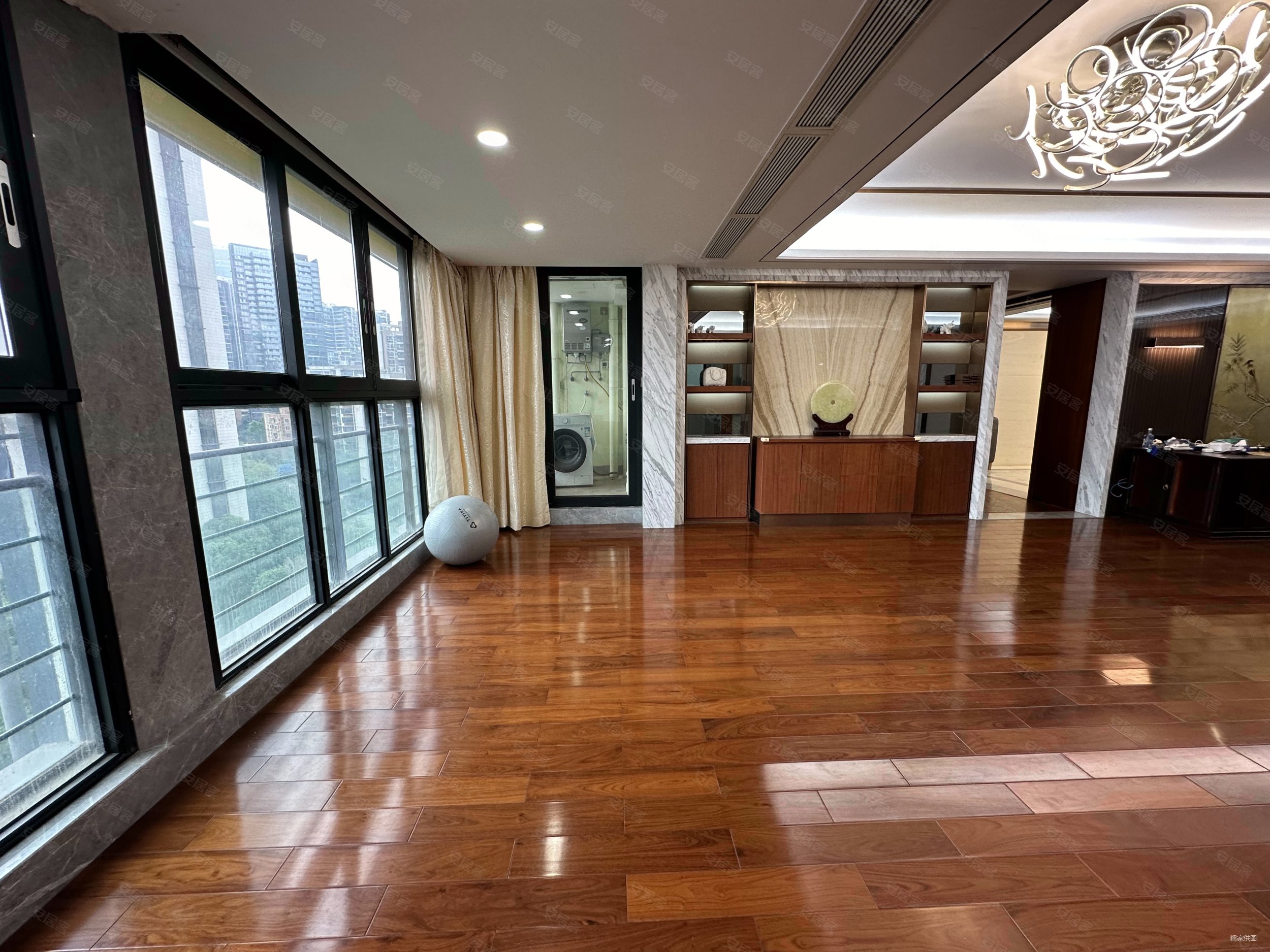 波托菲诺纯水岸(十六期)5室2厅4卫235㎡南北0万