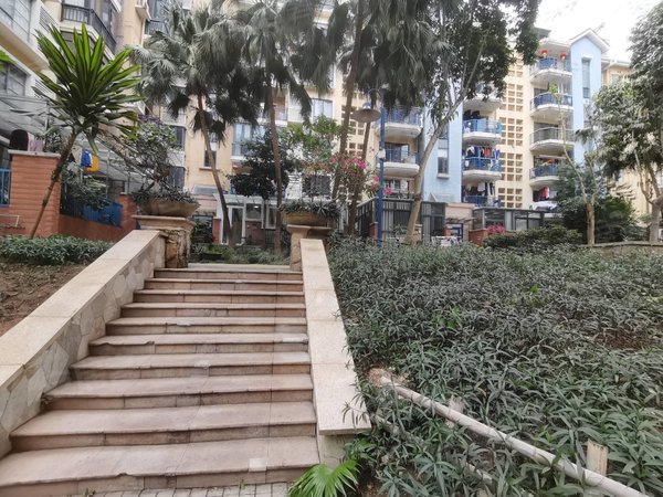 【多图】万科四季花城(北区),坂田租房,出小区就地铁 带电梯二房 空房