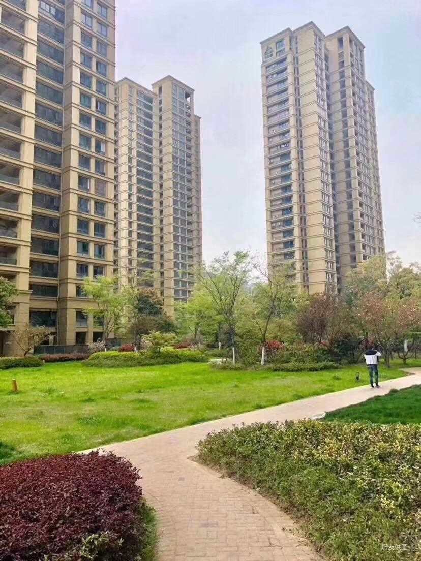 大润发对面盛景华庭南苑小三房总价低顶楼随时看房