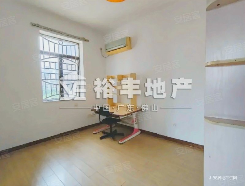 环湖花园~业主急售 送车位 价格可谈 拎包入住~送家具家电
