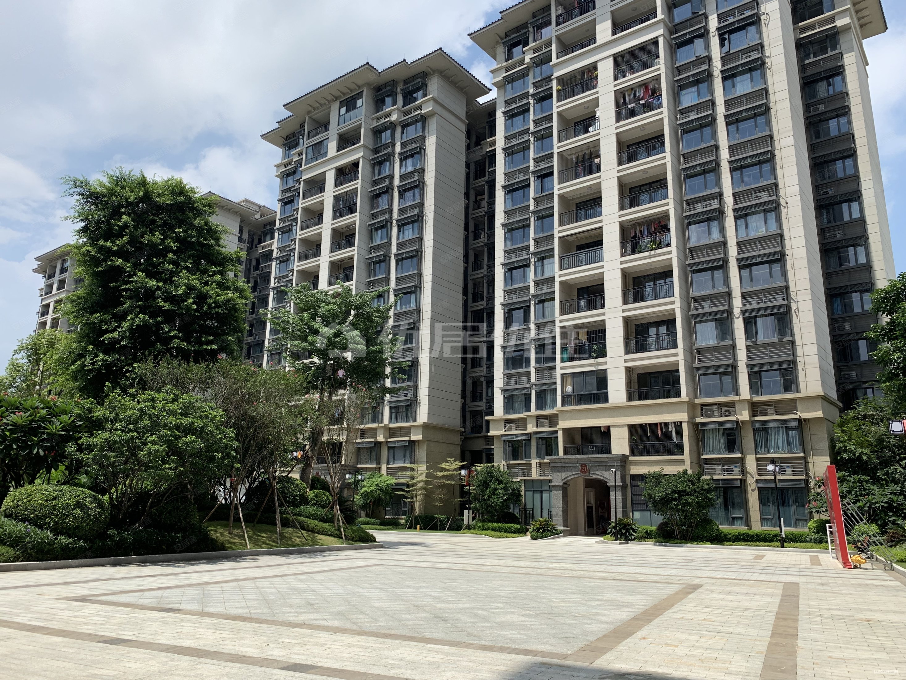 恒大御湖湾 小区 笋房降价十万 送家私家电拧包入住 品牌小区