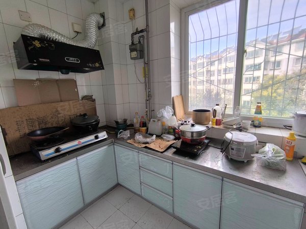 济南高新奥体中心锦屏家园锦屏家园!合租单间!中间楼层紧邻地铁口!