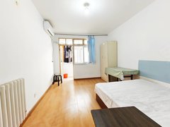 青岛市北台东台东新华里小区 套一 平地2楼 南向 双气 简装 有钥匙出租房源真实图片