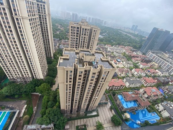 重庆渝北照母山力帆红星国际广场(商住楼)新出好房!