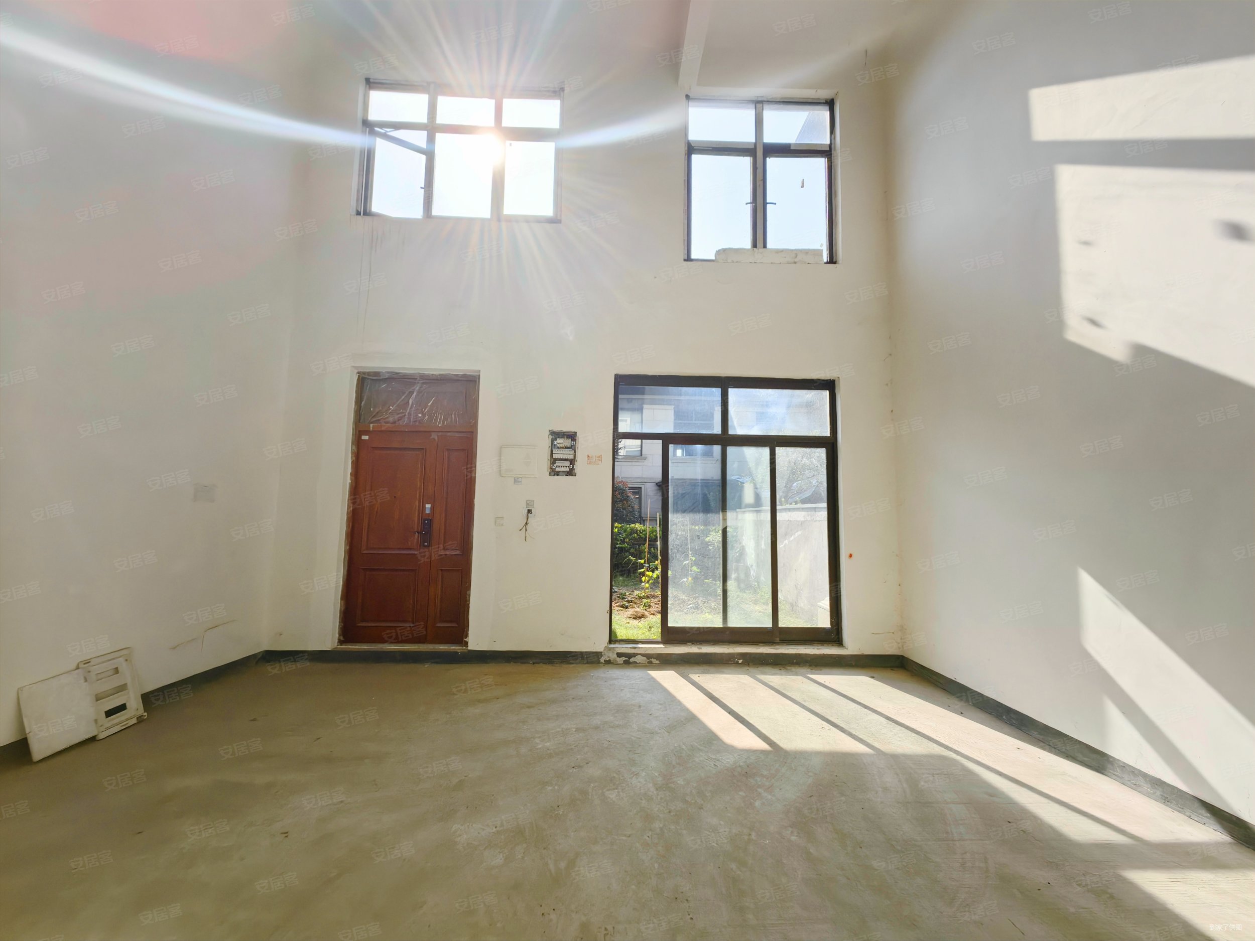 华侨城天澜美墅5室2厅4卫194㎡南北260万