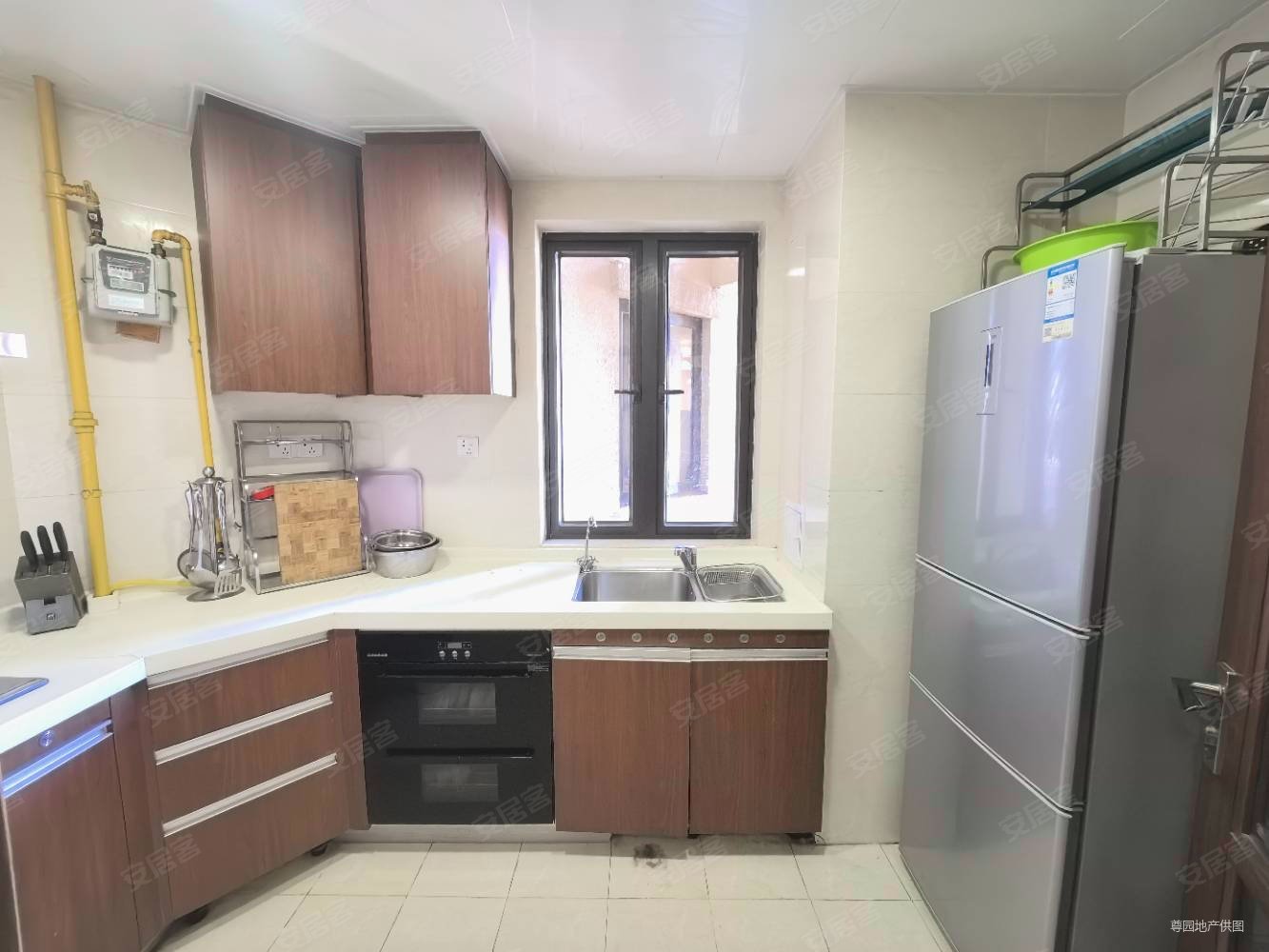 金地悦天下 小区绿化高 双卫格局 精装可拎包入住