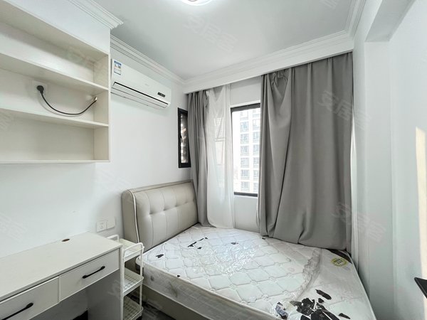 海宁斜桥镇斜桥鸿翔金桂里庆云街上 近地铁口 金桂里精装三房两卫 停车方便 配套齐全出租房源真实图片