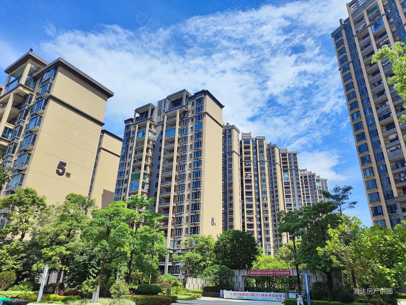 惠南河南岸保华铂郡朝南3房保养新花园中间一中对面