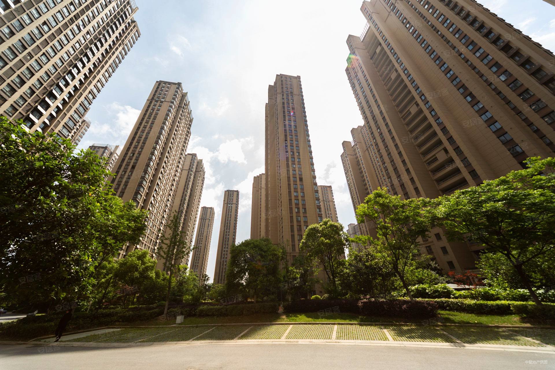 七里塘天水路力高君御世家周边配套成熟好楼层好采光刚需好房